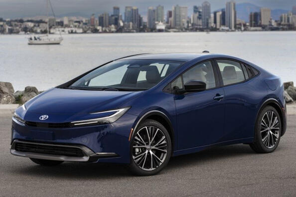 Pregled nove generacije hibridnega modela Toyota Prius