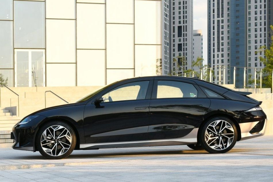 Električna limuzina Hyundai IONIQ 6
