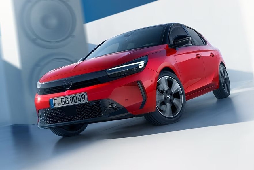 Prenovljena različica kompaktnega kombilimuzinskega Opel Corsa F