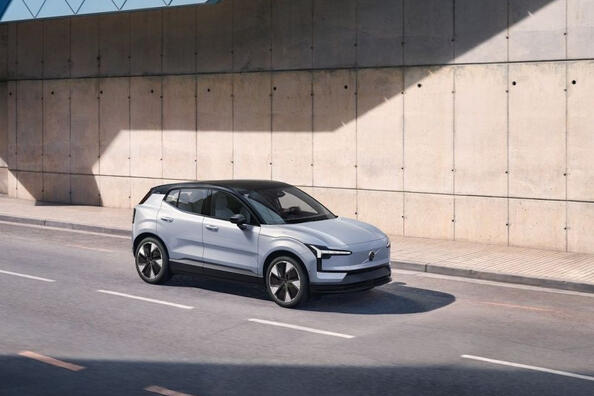 Preizkus električnega crossoverja Volvo EX30