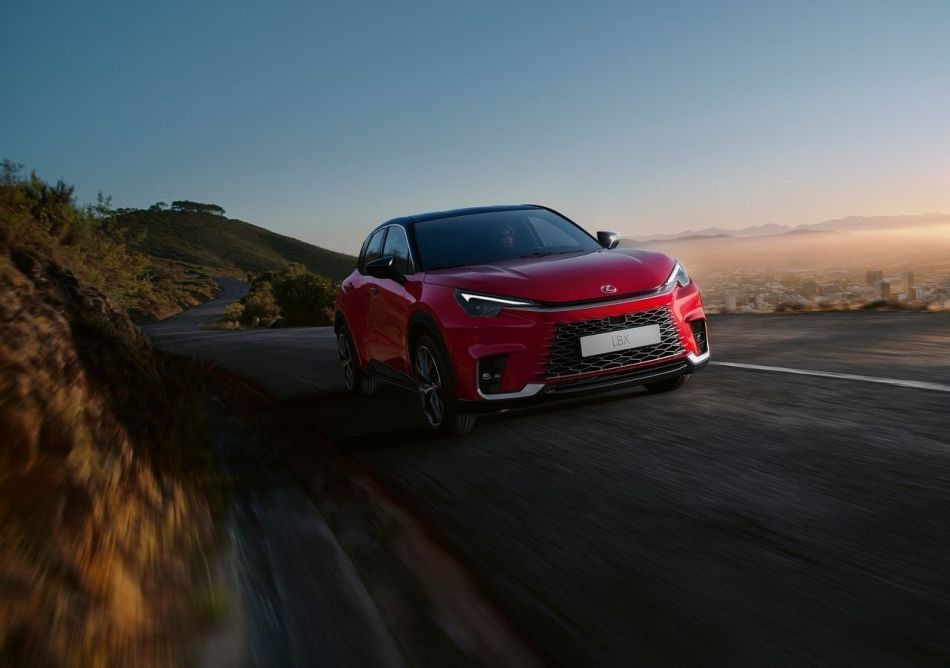 Pregled kompaktnega premijskega križanca Lexus LBX