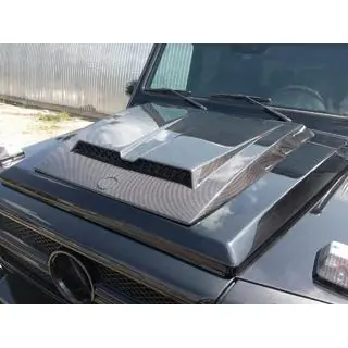 Karbonova obloga pokrova motorja BRBS
