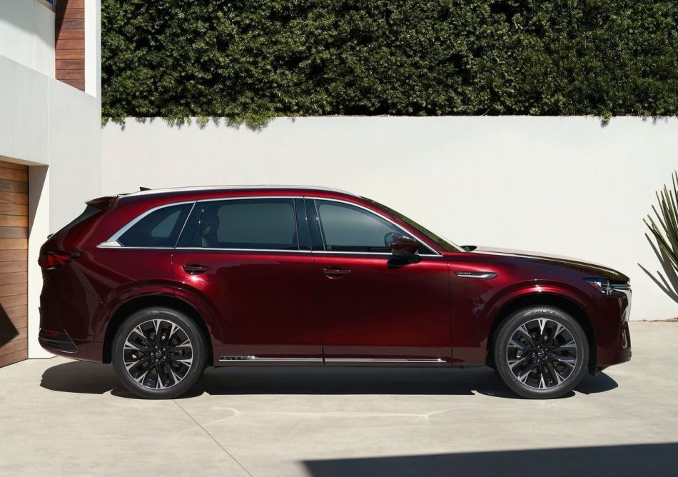 Test velikega SUV-ja Mazda CX-90
