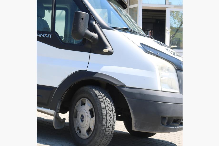 Ford Transit 2000–2014 Razširitve blatniških lokov EuroCap 2006-2013 (6 kos, ABS, dolga medosna razdalja) Fotografija 1