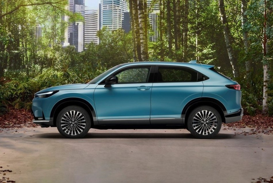 Test električnega križanca Honda e:Ny1
