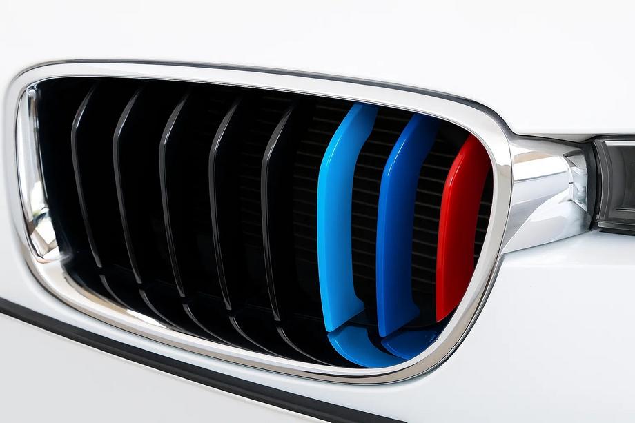 BMW serija 3 F30/F31 2012–2019 Letvice za masko za 8-lamelno masko (3 kosi) Image