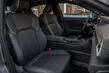 Pregled crossover limuzine Toyota Crown fotografija 6