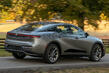 Pregled crossover limuzine Toyota Crown fotografija 4