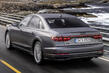 Test posodobljene štirikolesno gnane limuzine Audi A8 fotografija 3