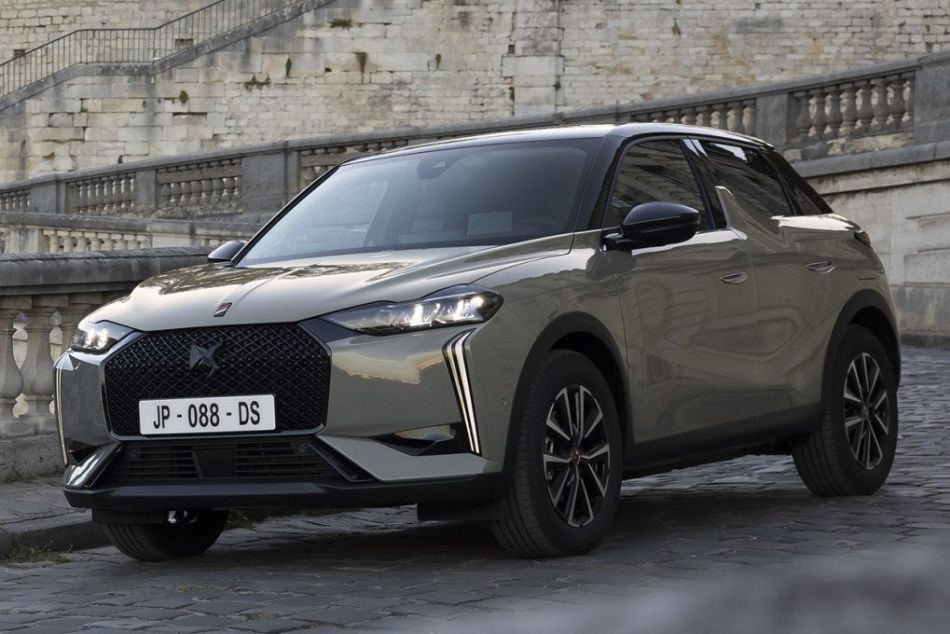 Test prenovljenega kompaktnega križanca DS 3