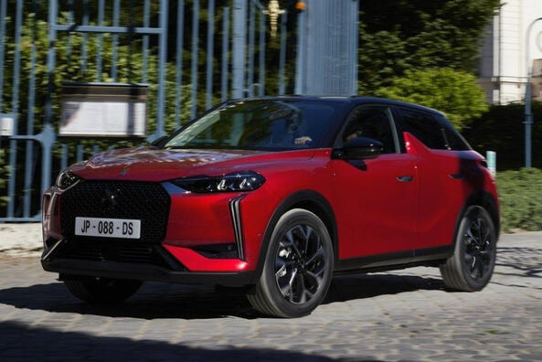 Test prenovljenega kompaktnega križanca DS 3