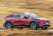 Pregled električnega crossoverja Toyota bZ4X fotografija 2