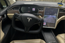 Tesla Model X 2015– Športni volan (umetno usnje in karbonski vložki) fotografija 6