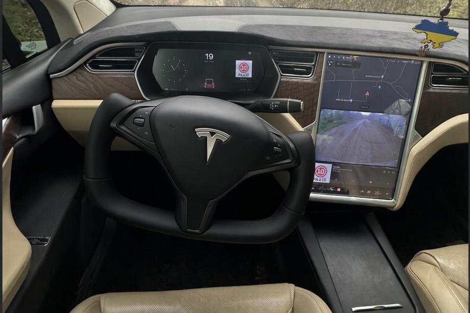 Tesla Model X 2015– Športni volan (umetno usnje in karbonski vložki) Image