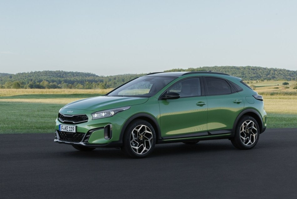 Test prenovljenega KIA XCeed – kombilimuzina z večjo prehodnostjo