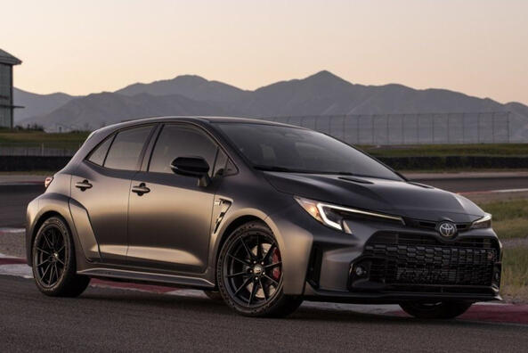 "Nabriti" štirikolesno gnani kombilimuzina Toyota Corolla GR