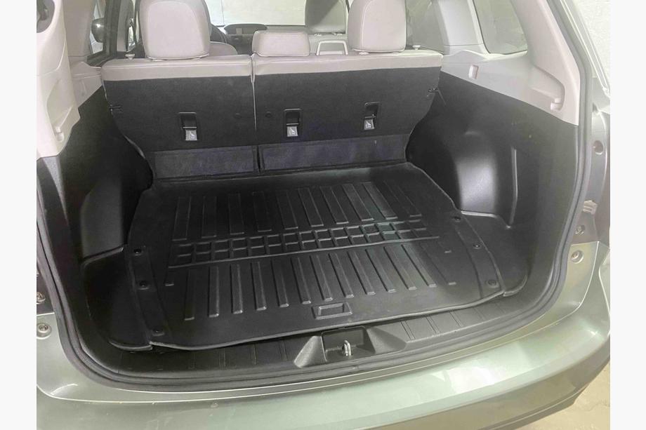 Subaru Forester 2013–2018 3D preproga za prtljažnik (Stingray) Image