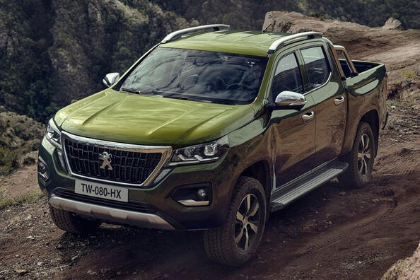 Pregled štirikolesno gnanega pick-upa Peugeot Landtrek