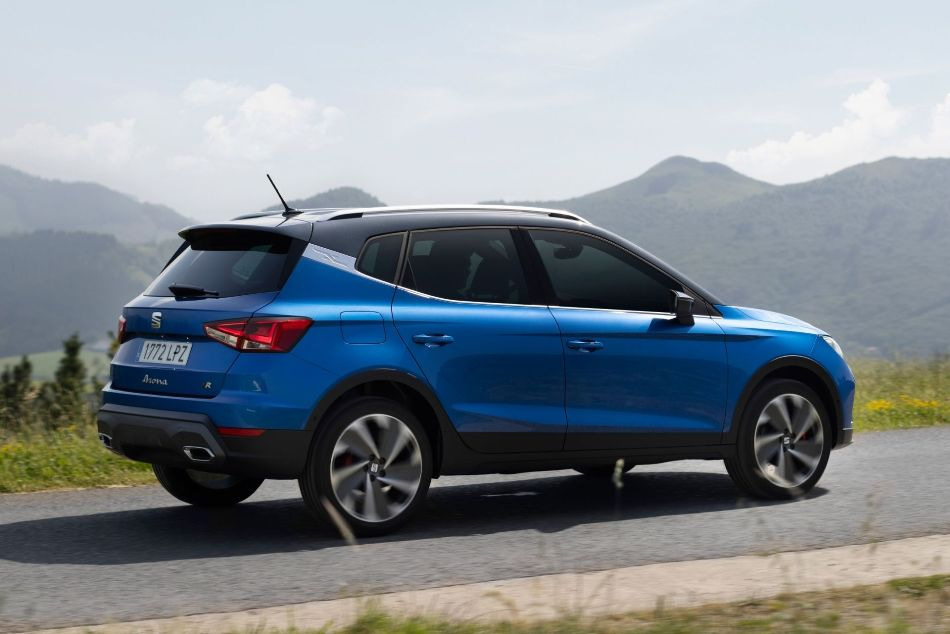 Pregled prenovljenega kompaktnega križanca SEAT Arona