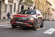 Mercedes-Benz EQB: eleganten električni crossover fotografija 3