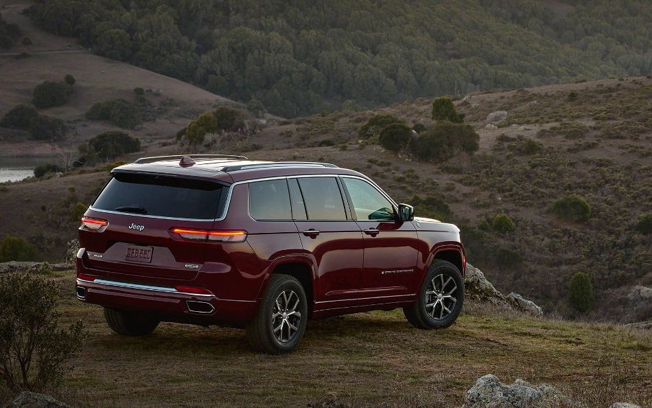 Test Jeep Grand Cherokee L: utelešenje razkošja in moči