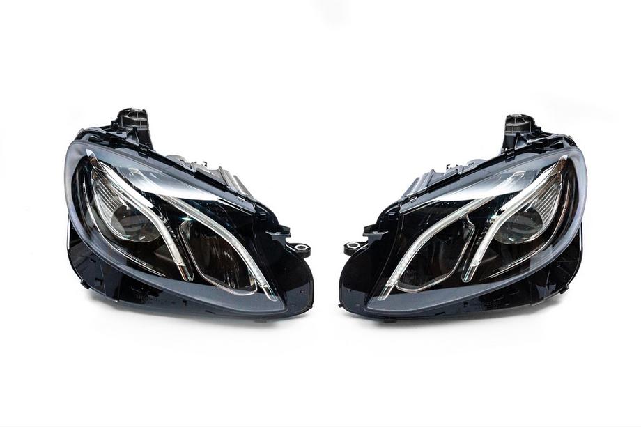 Mercedes Razred E W213 2016–2023 OEM prednji žarometi 2016-2020 (2 kos, brez krmilnih enot, LED) Image