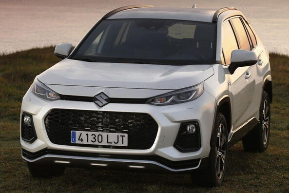 Test hibridnega štirikolesno gnanega križanca Suzuki Across