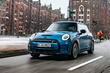 Test kompaktne električne kombilimuzine MINI Hatchback Electric fotografija 1