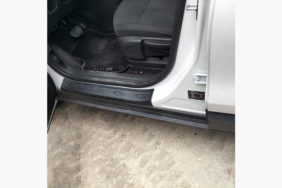 Opel Crossland X 2017–2024 EuroCap zaščitne letve pragov (4 kos, ABS) Image