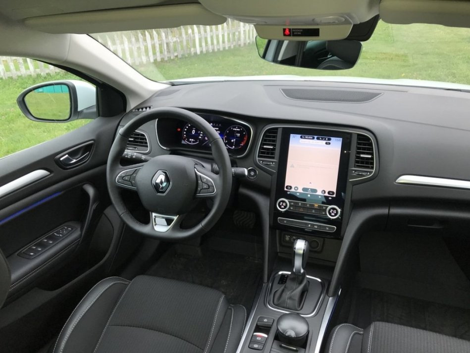 Pregled prenovljenega Renault Megane Sedan 4. generacije