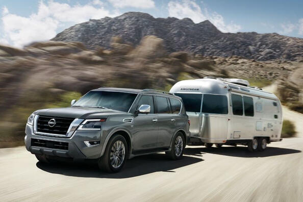 Test prenovljenega 400-konjskega SUV-ja Nissan Armada