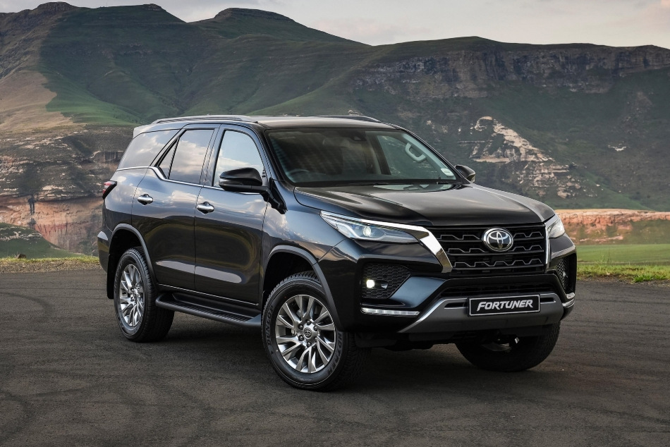Toyota Fortuner: utelešenje sodobnega terenca