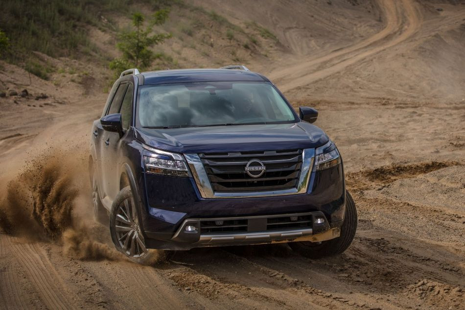 Pregled pete generacije SUV-ja Nissan Pathfinder