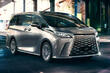 Pregled premijskega enoprostorca Lexus LM druge generacije fotografija 1