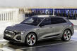 Električni križanec Audi Q8 e-tron s štirikolesnim pogonom fotografija 4