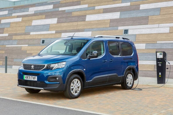 Test električnega kompaktnega enoprostorca Peugeot e-Rifter