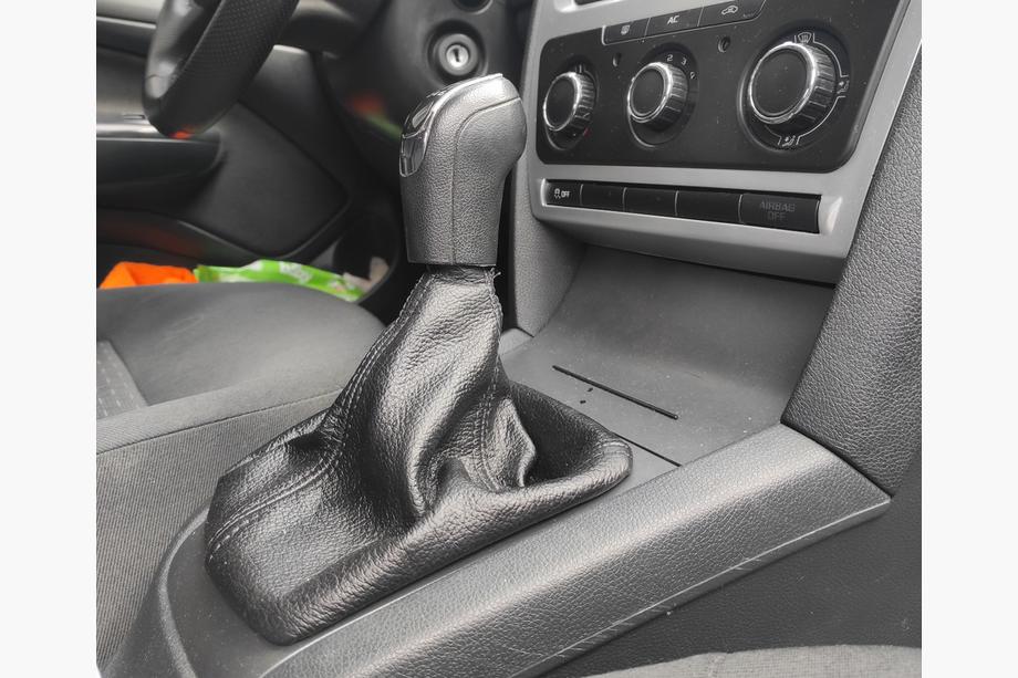 Skoda Octavia II A5 2010–2013 Usnjena manšeta prestavne ročice Image