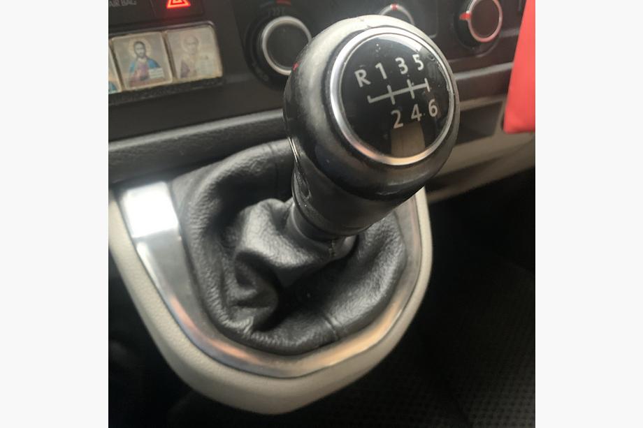 Volkswagen T6 2015–2024 Usnjena manšeta prestavne ročice Image
