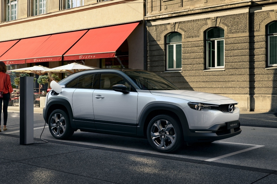 Prva generacija električnega crossoverja Mazda MX-30