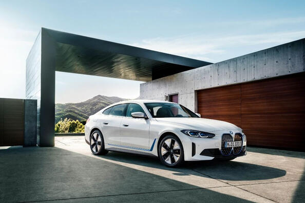 Test električnega liftbacka BMW i4