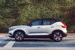 Električni križanec s štirikolesnim pogonom Volvo XC40 Recharge fotografija 4