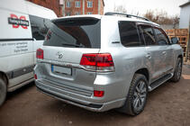Toyota Land Cruiser 200 2007–2021 OEM letev nad registrsko tablico (2016+) fotografija 7