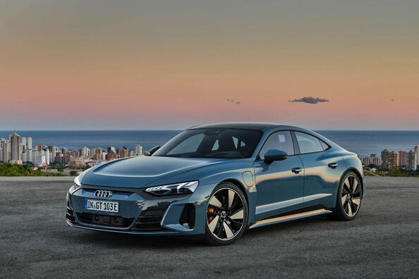 Pregled električne športne limuzine Audi e-tron GT quattro