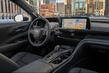 Pregled cross-limuzine Toyota Crown fotografija 5
