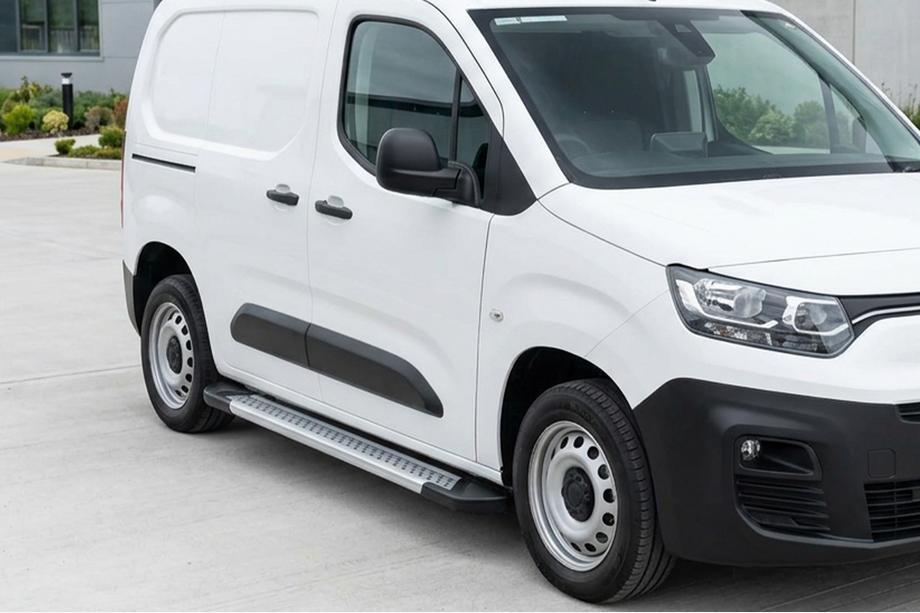 Fiat Doblo III 2023– Bočne stopnice New Vision Grey (2 kos, aluminij) Image