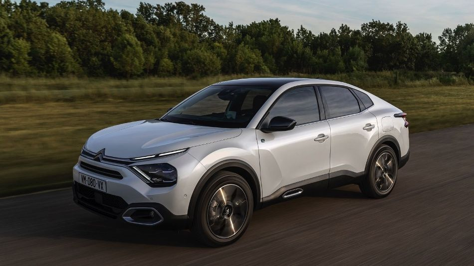 Pregled električnega križanca-sedana Citroen e-C4 X