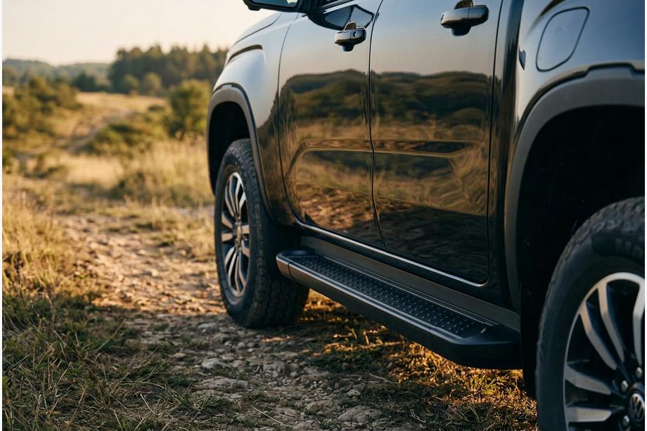 Volkswagen Amarok 2022– Bočne stopnice Allmond Black (2 kosa, aluminij) Image