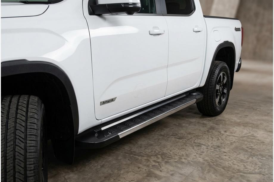 Volkswagen Amarok 2022– Stranske stopnice RedLine V1 (2 kos, aluminij) Image