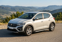 Dacia Sandero 2021– Stranske stopnice Shining V1 (2 kos, aluminij) fotografija 1