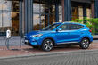 Pregled prenovljenega električnega križanca MG ZS EV fotografija 1